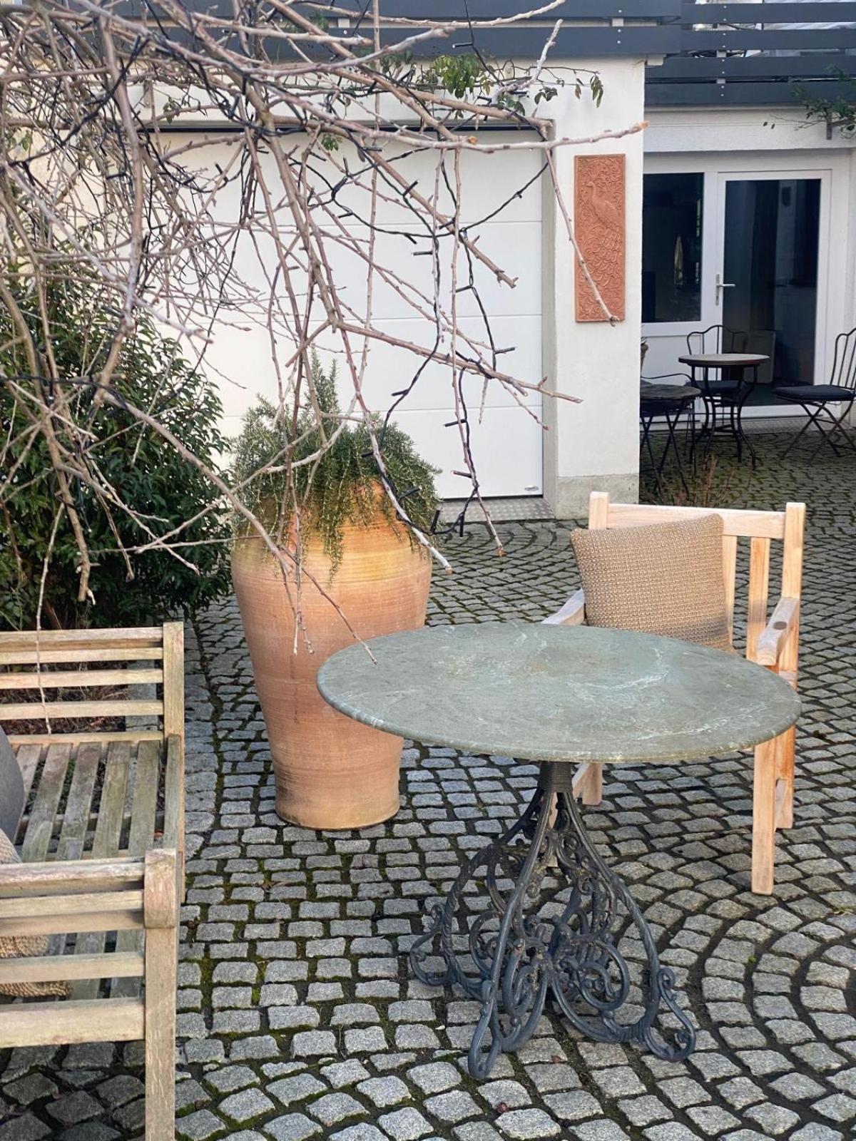 Bienenstock Apartment Venningen Exterior photo